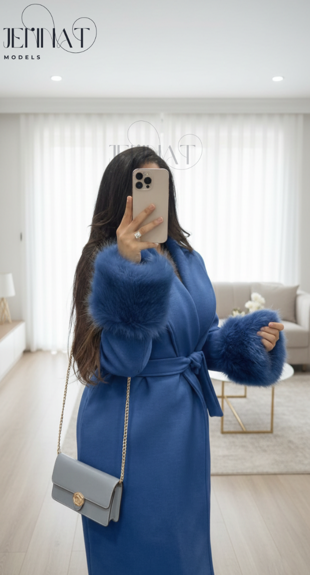 معطف شتوي أنيق بتصميم عصري وأكمام فرو