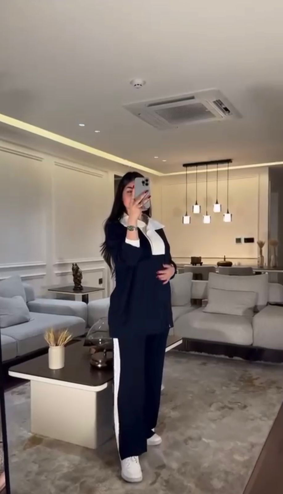 بدلة مريحة للسيدات بتصميم عصري وألوان متعددة
